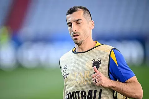 في نهائي إنتر وباريس.. مخيتاريان يستهدف المشاركة للجمع بين بطولات "يويفا" الثلاث